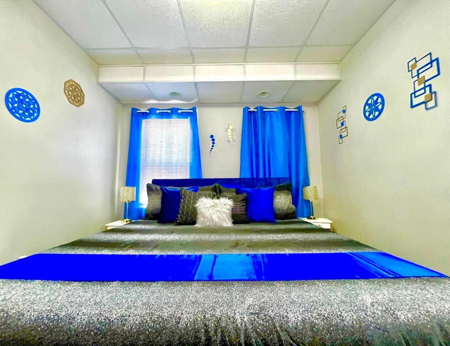 The Sapphire Haven - Your Old Brooklyn Oasis Awaits Families, Couples, Business Travelers Near Downtown With Parking, 300 Mb Wifi & Self Check-In Κλίβελαντ Εξωτερικό φωτογραφία