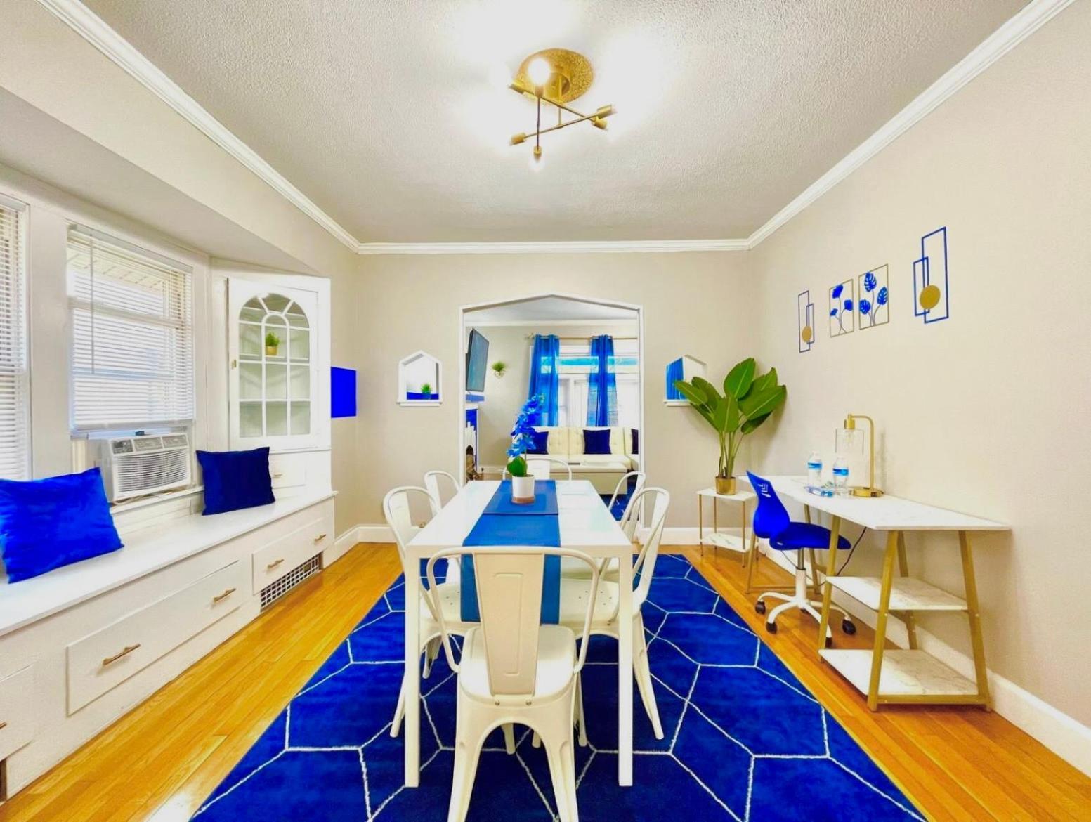 The Sapphire Haven - Your Old Brooklyn Oasis Awaits Families, Couples, Business Travelers Near Downtown With Parking, 300 Mb Wifi & Self Check-In Κλίβελαντ Εξωτερικό φωτογραφία