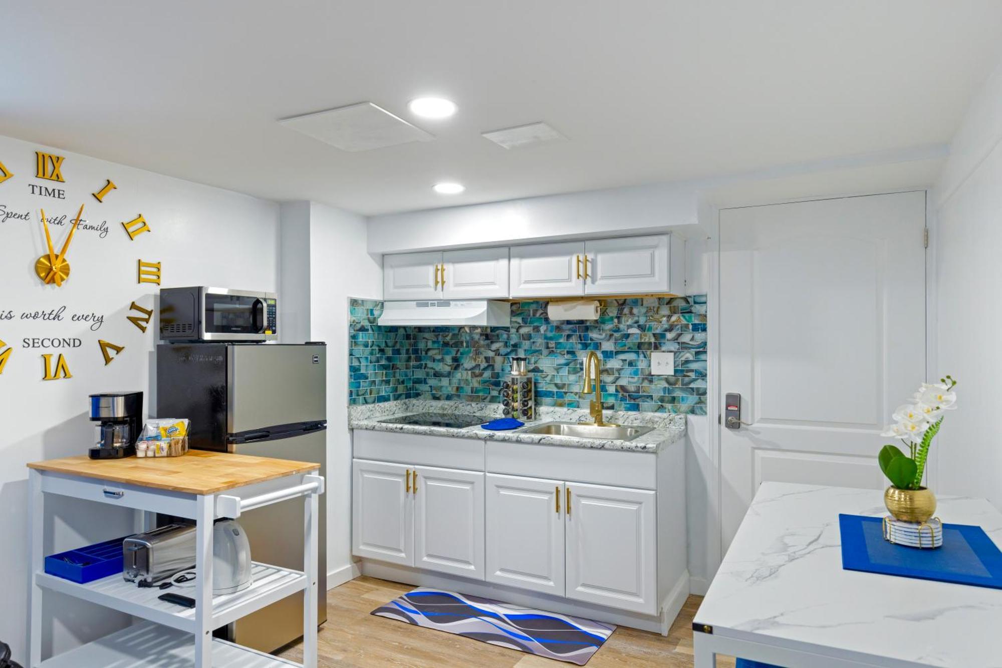 The Sapphire Haven - Your Old Brooklyn Oasis Awaits Families, Couples, Business Travelers Near Downtown With Parking, 300 Mb Wifi & Self Check-In Κλίβελαντ Εξωτερικό φωτογραφία