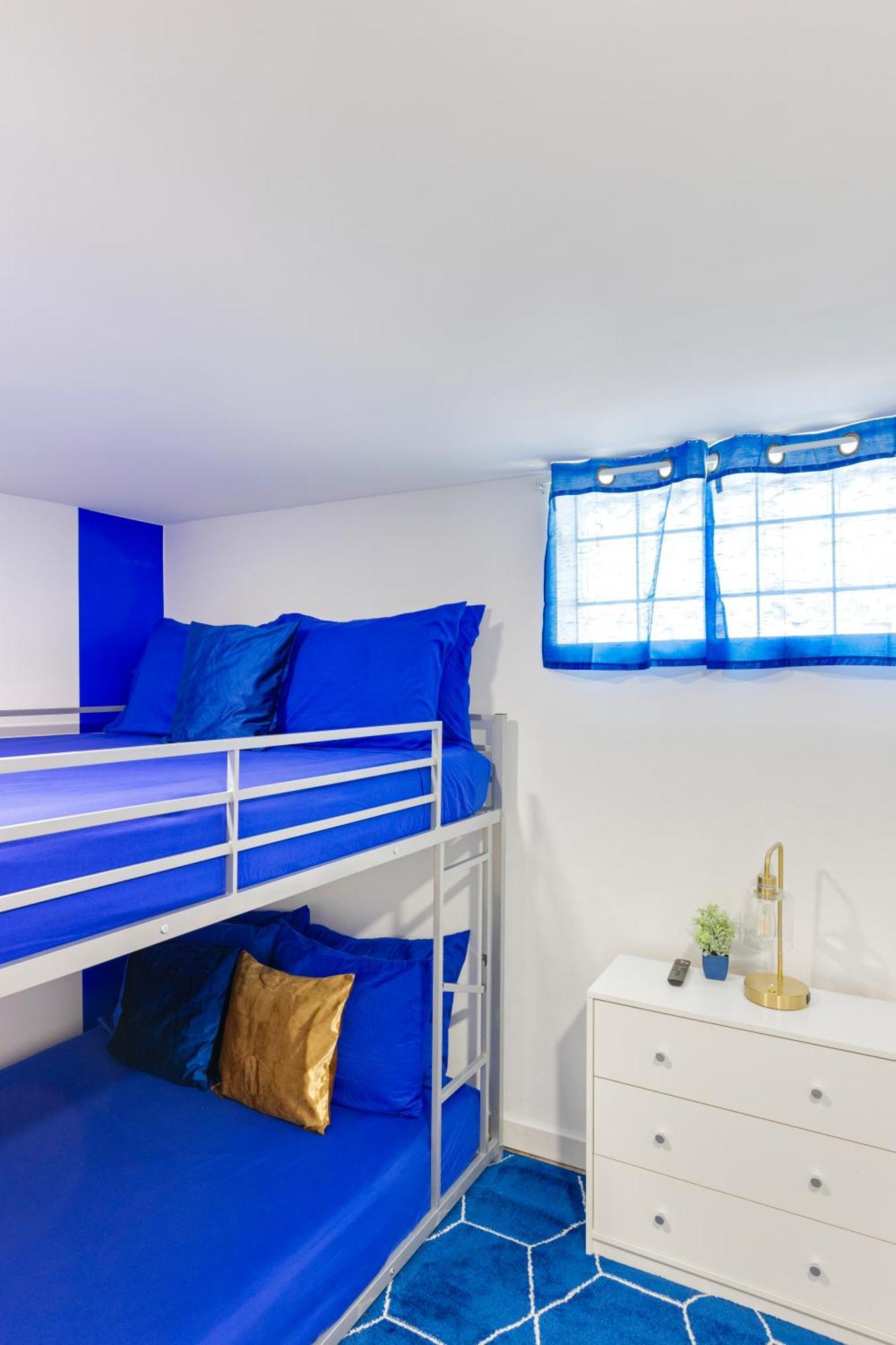 The Sapphire Haven - Your Old Brooklyn Oasis Awaits Families, Couples, Business Travelers Near Downtown With Parking, 300 Mb Wifi & Self Check-In Κλίβελαντ Εξωτερικό φωτογραφία